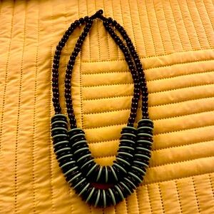 Green wooden 2 layer necklace